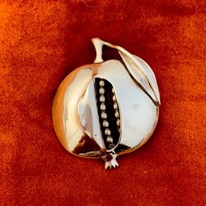 Sterling silver 🍎 Apple 🧷 pin